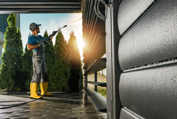 Best Factory Floor Cleaning  in Lakes West, CT
